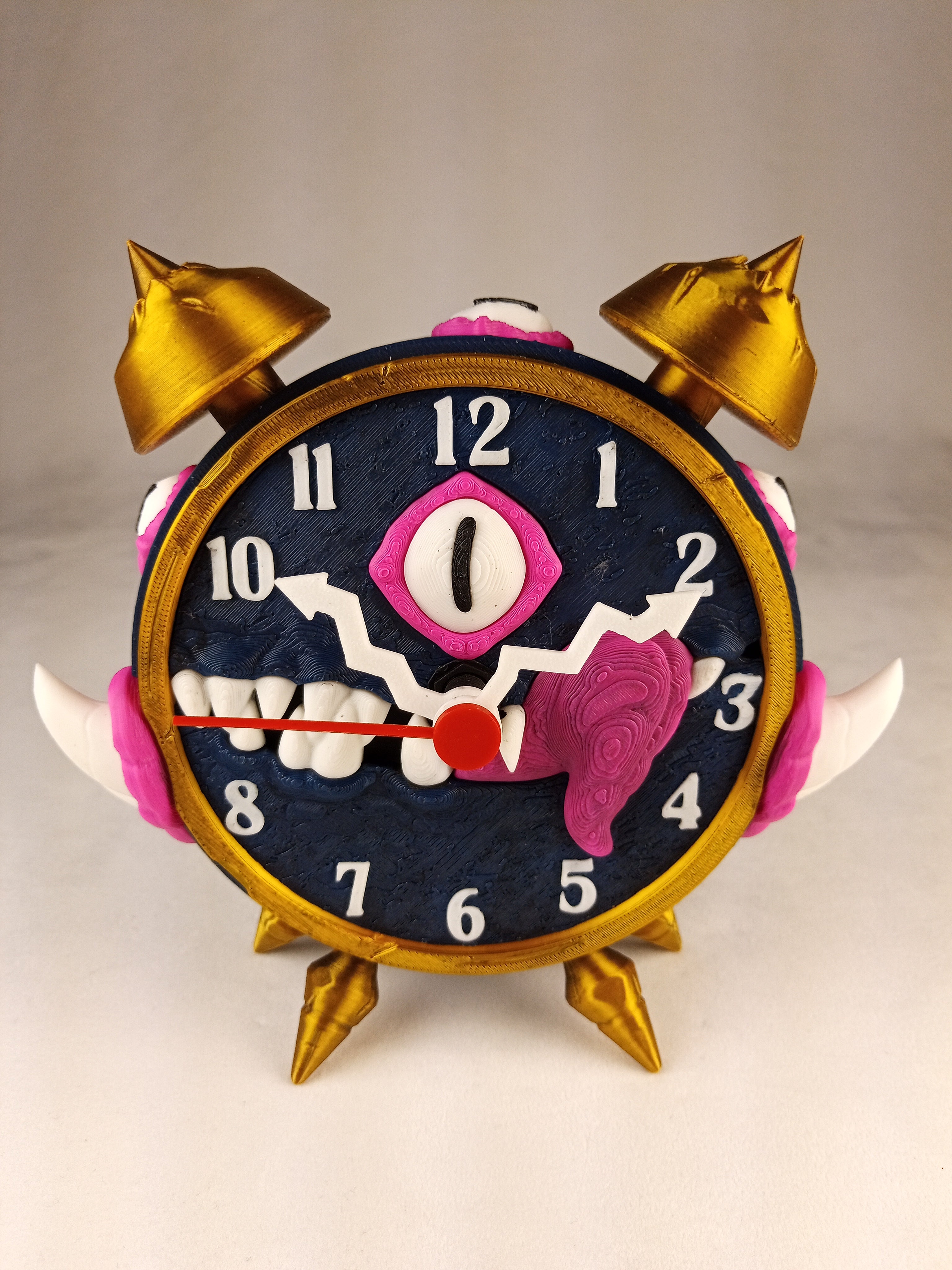 MimiClock mostruoso orologio da tavolo silente realizzato in stampa 3D a colori