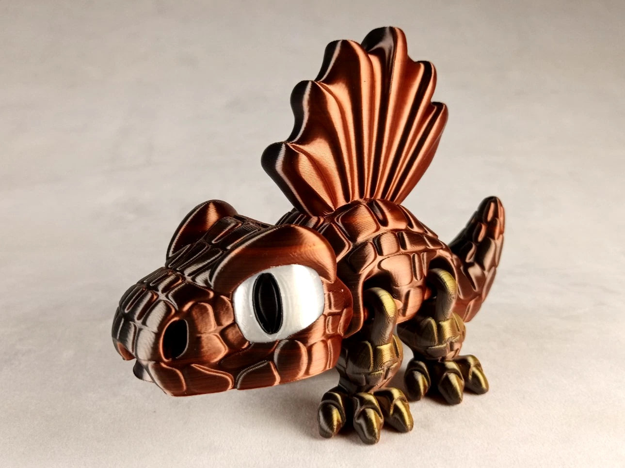 Dimetrodon Flexi Dinosaur, Dinosauro articolato seta tricolor stampa 3D a colori PLA lunghezza 14 cm.