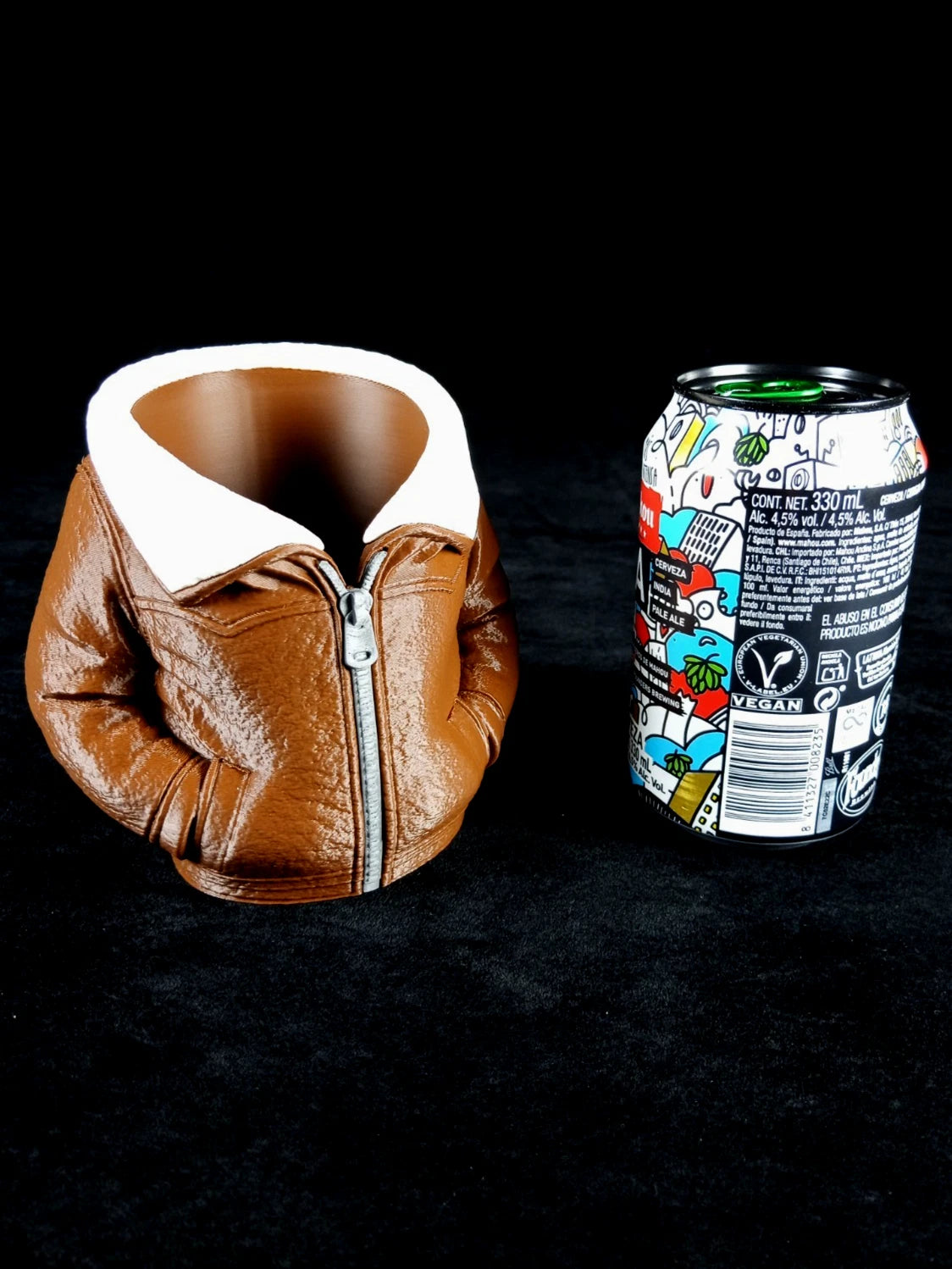 Giacca in Pelle Marrone Porta lattine realizzato in PLA con la stampa 3D