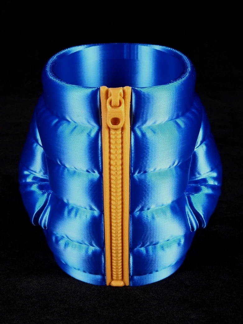 Giacca imbottita blu - Porta lattine realizzato in PLA con la stampa 3D a colori