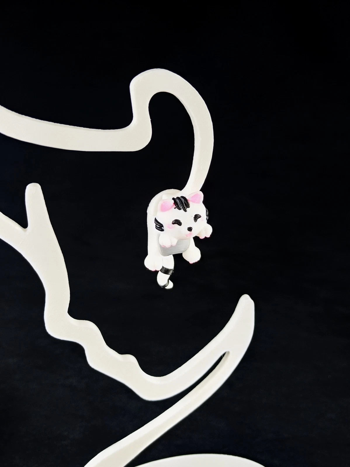 Orecchini a forma di gattino attraverso il lobo, stampa 3D a colori