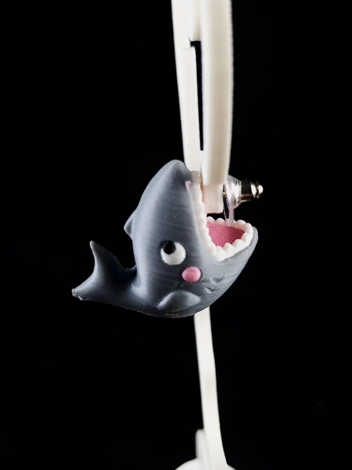 Orecchini a forma di Squalo che morde il lobo, perno in argento o magneti stampa 3D a colori