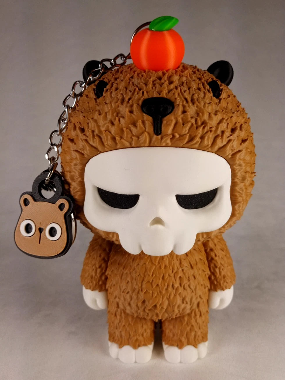 Skubbies grande "Poppy" personaggio da collezione 19 cm. Stampa 3D a colori con catena e anello con moschettone a molla