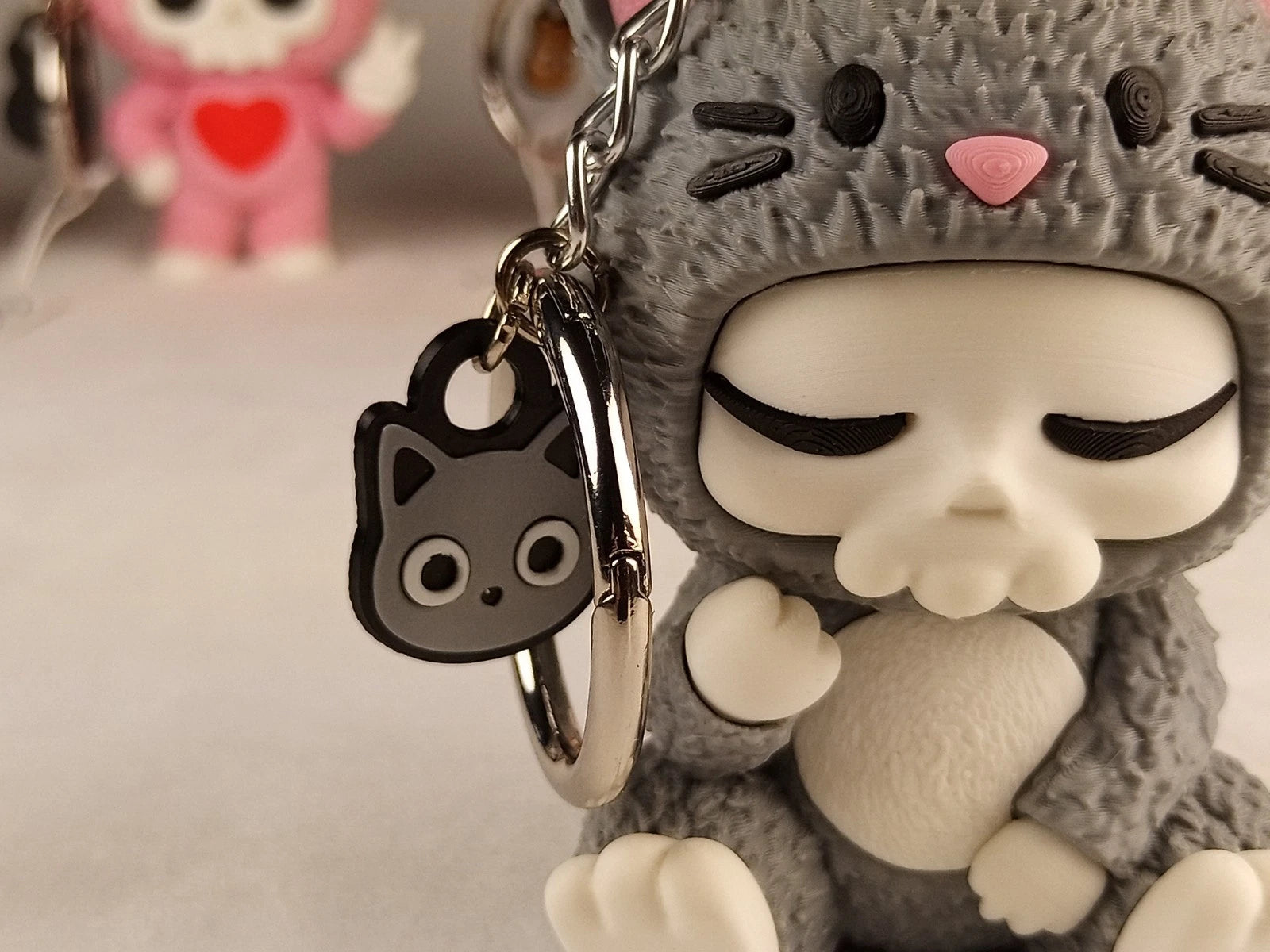 Skubbies "Whispurr" portachiavi, personaggio da collezione Stampa 3D a colori con catena e anello con moschettone a molla