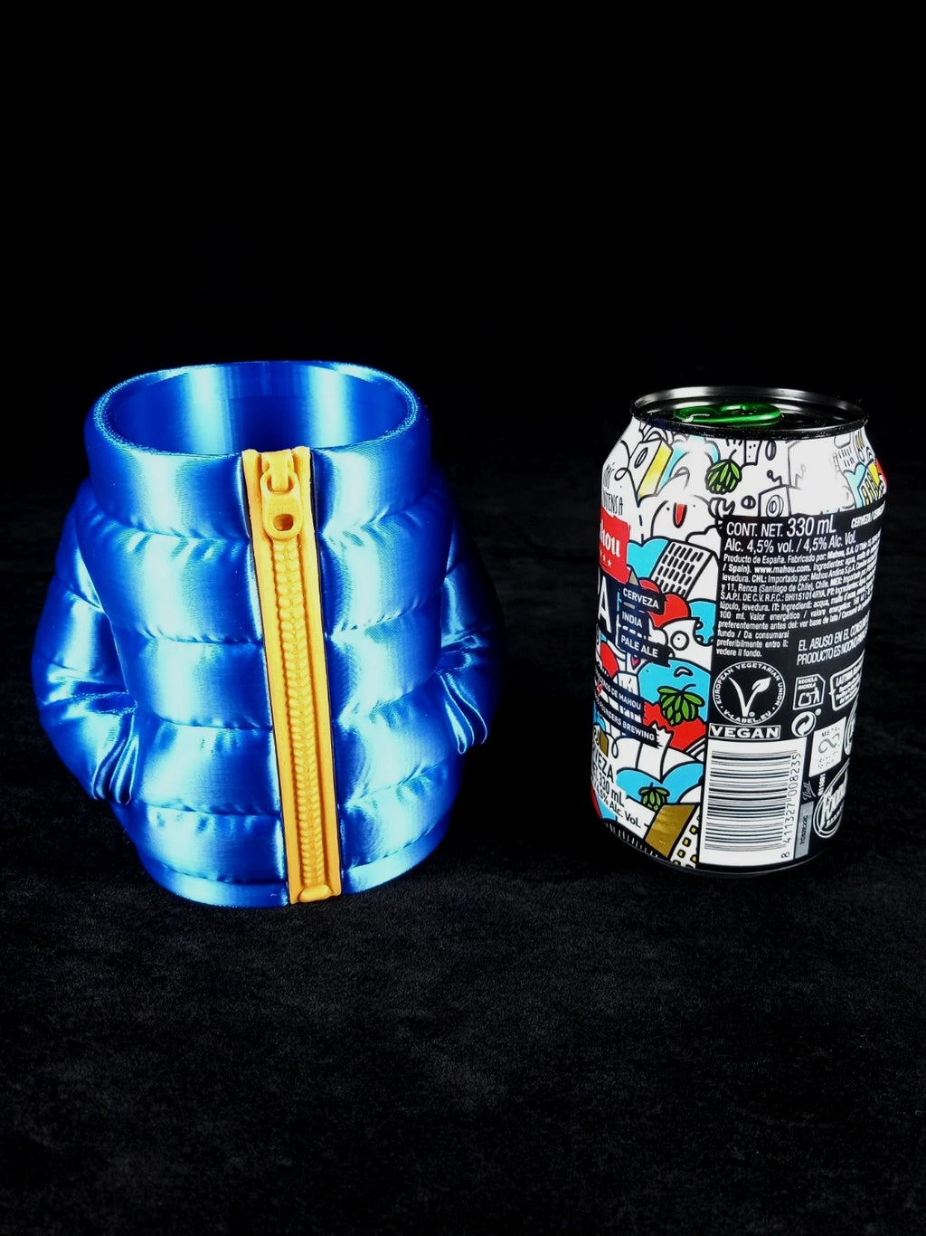 Giacca imbottita blu - Porta lattine realizzato in PLA con la stampa 3D a colori