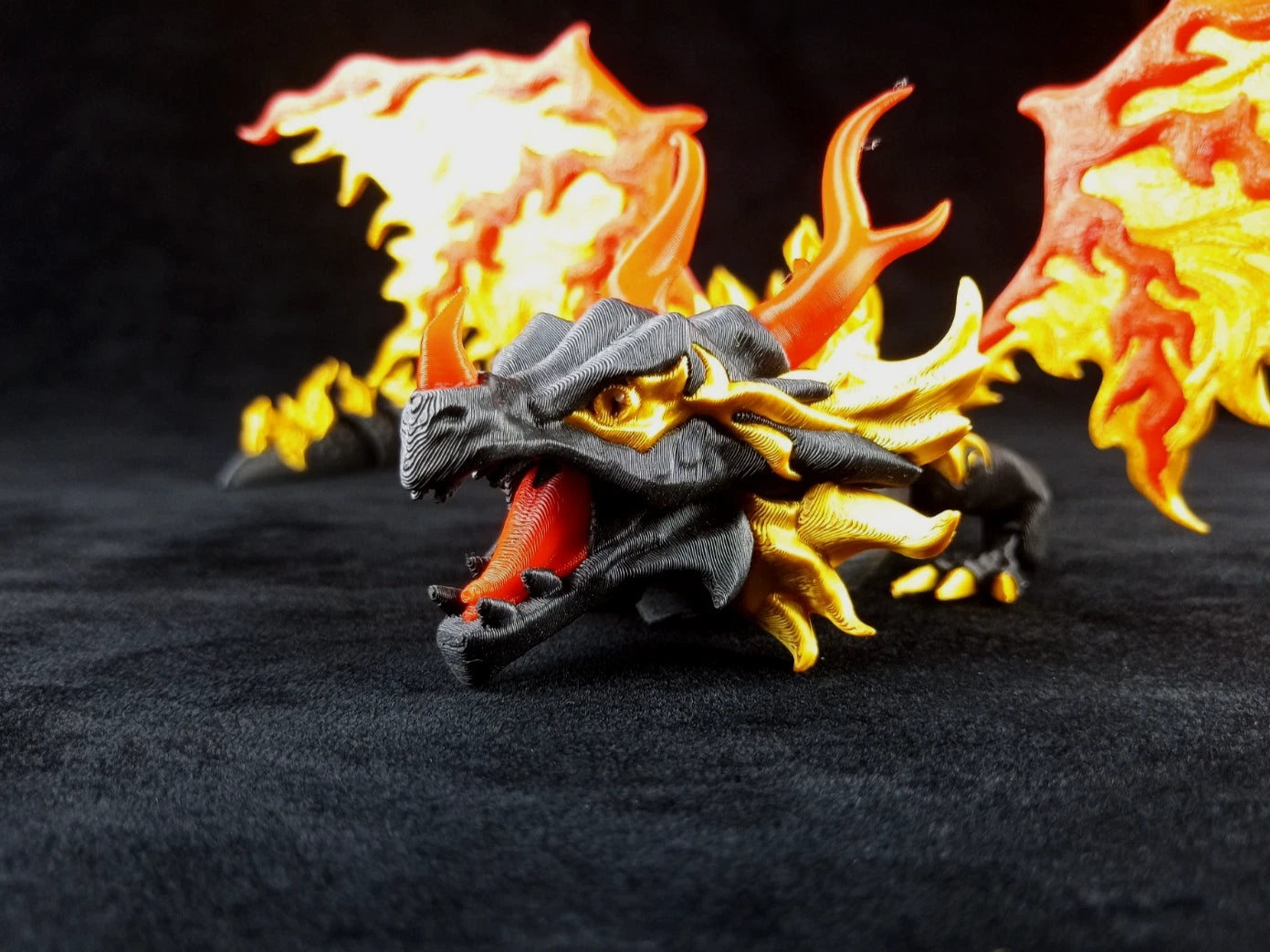Dragonation "Scorchwing Tyrant" Drago articolato Fidget toy Stampa 3D a colori rosso oro nero lunghezza 45 cm