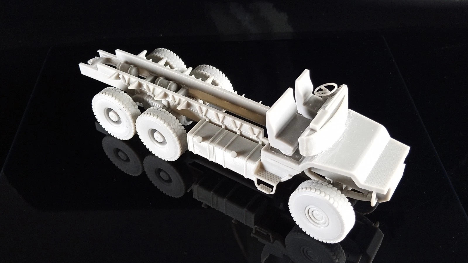 IVECO MAGIRUS 330.30 ANW Overland Kit in resina scala 1:43