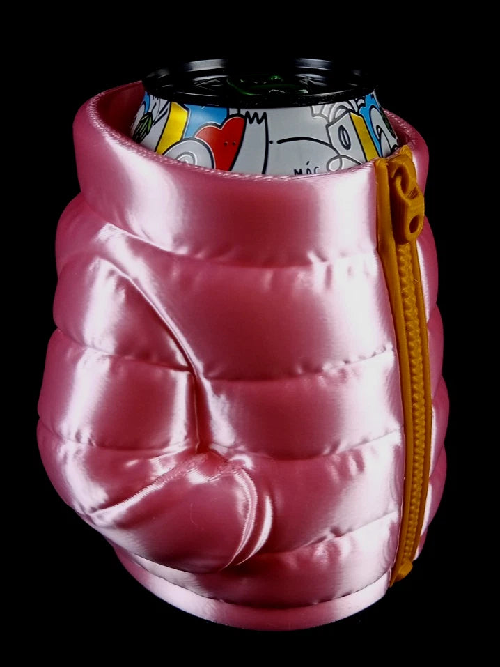 Giacca imbottita rosa Porta lattine realizzato in PLA con la stampa 3D a colori