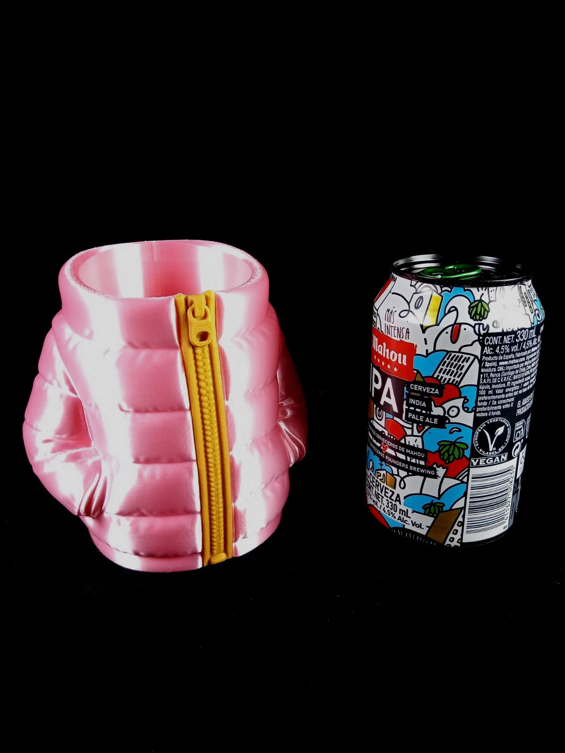 Giacca imbottita rosa Porta lattine realizzato in PLA con la stampa 3D a colori