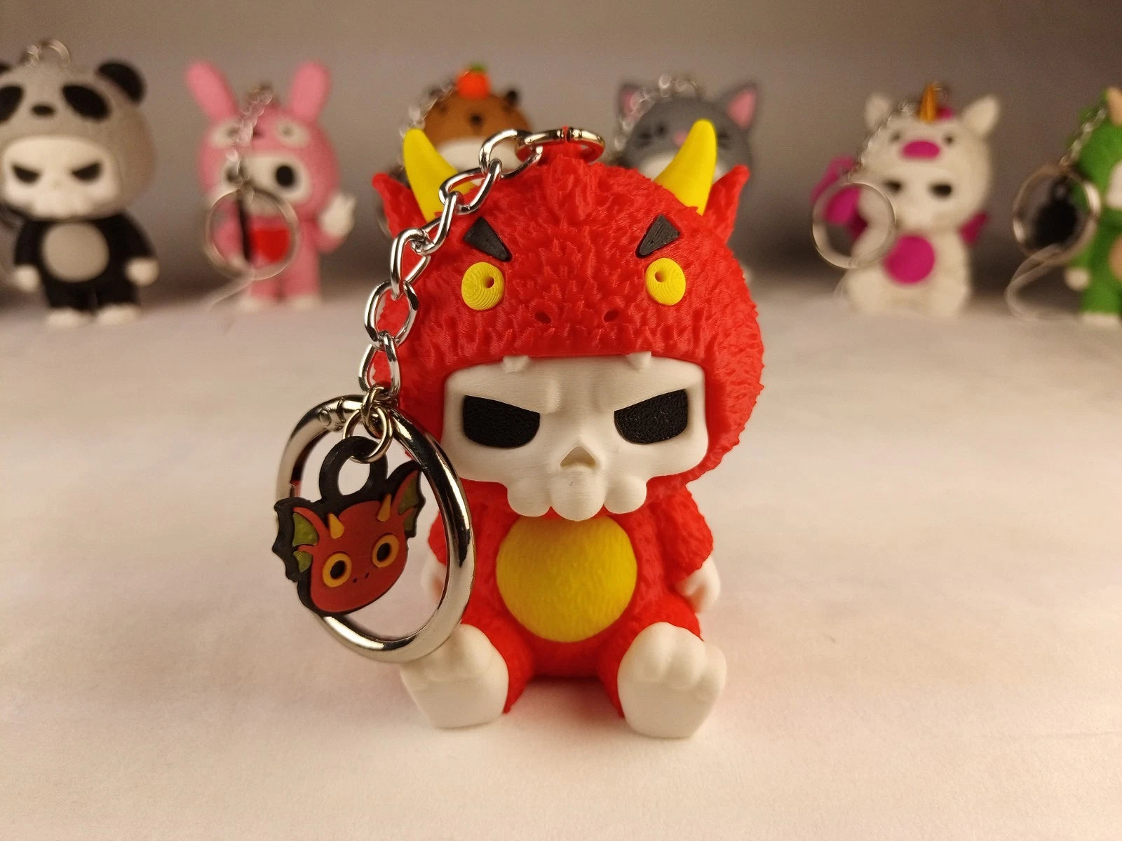 Skubbies "Scorchi" portachiavi, personaggio da collezione Stampa 3D PLA a colori con catena anello con moschettone a molla