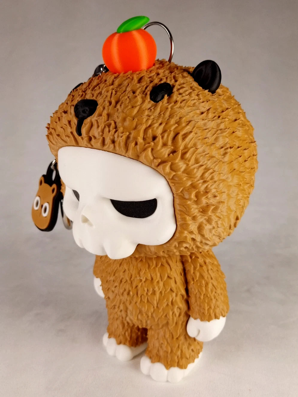 Skubbies grande "Poppy" personaggio da collezione 19 cm. Stampa 3D a colori con catena e anello con moschettone a molla